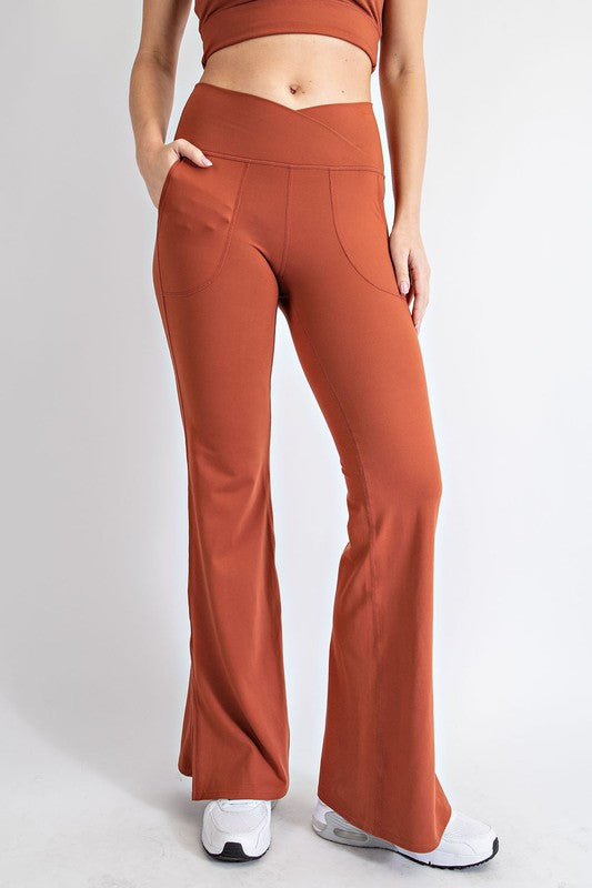 Hello, does anyone know where I can buy V-shaped flared yoga pants
