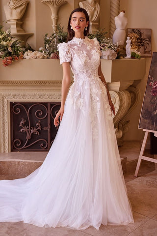 TWO LOOKS IN ONE WEDDING GOWN