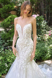 FITTED MERMAID BRIDAL GOWN