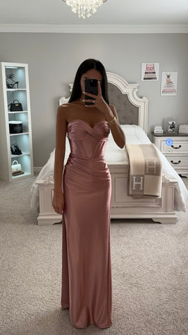 STRAPLESS LUXE SATIN FITTED GOWN