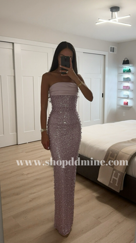 ROBE LONGUE EN SATIN VIOLET À PAILLETTES ET PERLES LAINEY