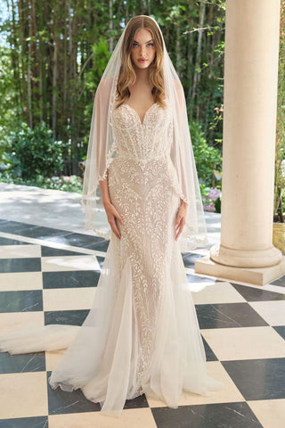 STRAPLESS SWEETHEART NECK GOWN