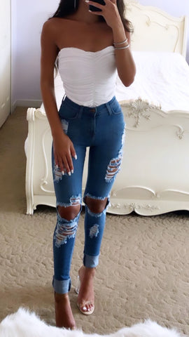 PICTURE PERFECT RIPPED JEANS